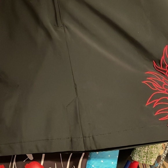 Nike golf women's black and red skorts sz6 like new - Picture 6 of 6